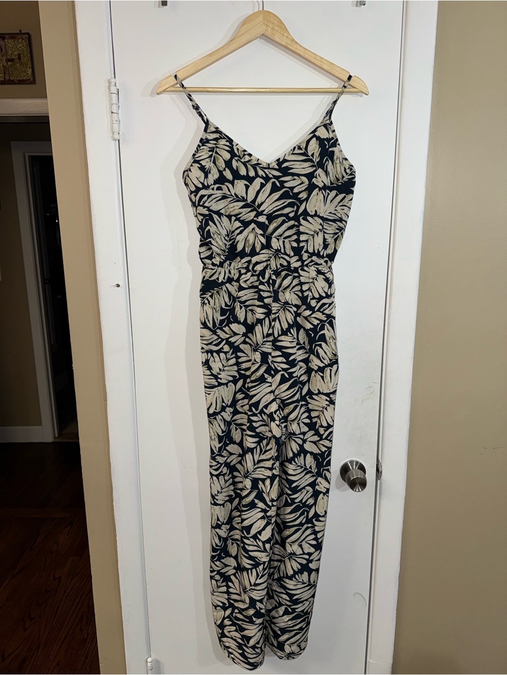 SHEIN Black & Cream Leaf-Print Spaghetti Strap Maxi Dress
